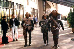 klingons2.jpg (63367 bytes)